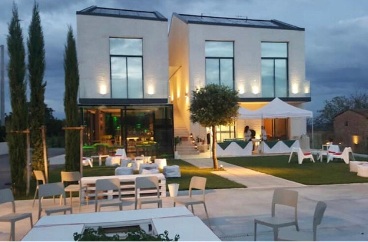 Abbadia a Isola Loft A Montepulciano Sopra Birrificio Artigianale 아파트 외부 사진